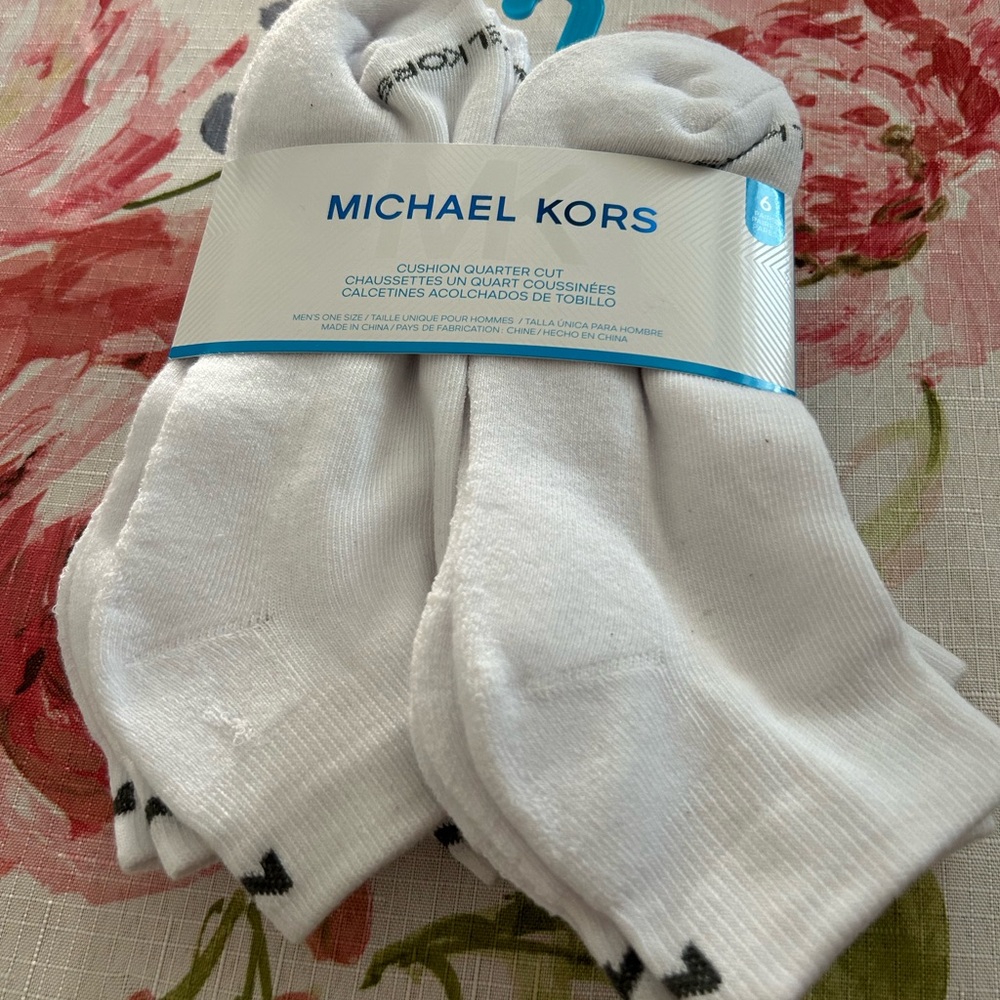 Michael Kors men’s athletic socks-6 pairs-brand new!